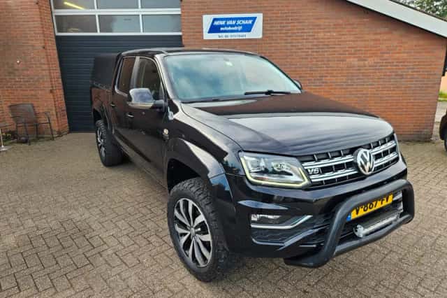 Volkswagen Amarok (2017) thumbnail 3