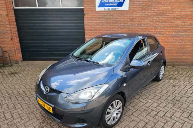 Mazda 2 (2010) thumbnail 1