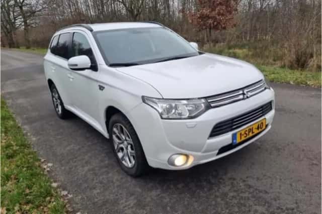 Mitsubishi Outlander (2013) thumbnail 1