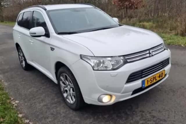 Mitsubishi Outlander (2013) thumbnail 1