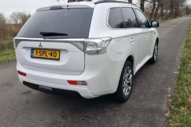 Mitsubishi Outlander (2013) thumbnail 2