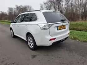 Mitsubishi Outlander (2013) thumbnail 15