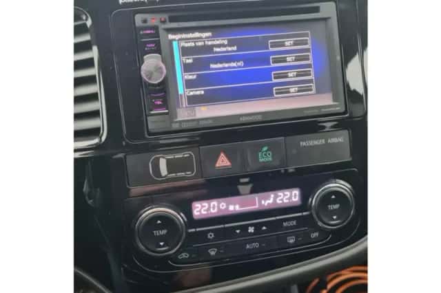 Mitsubishi Outlander (2013) thumbnail 5