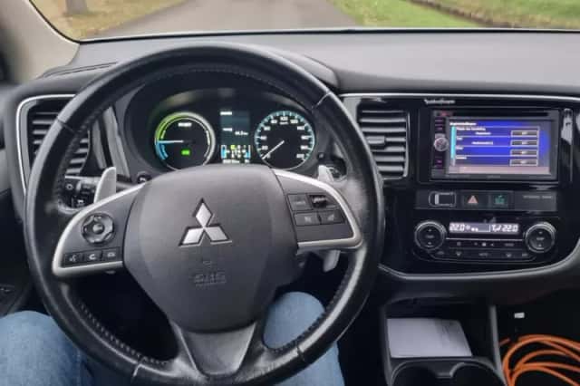 Mitsubishi Outlander (2013) thumbnail 6