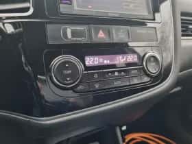 Mitsubishi Outlander (2013) thumbnail 7