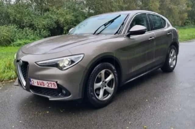Alfa Romeo Stelvio (2017) thumbnail 1