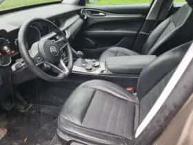 Alfa Romeo Stelvio (2017) thumbnail 17
