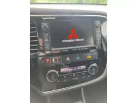 Mitsubishi Outlander (2015) thumbnail 11