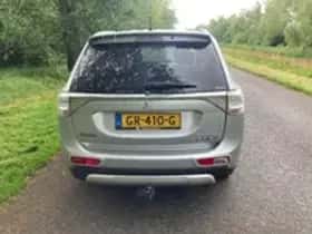 Mitsubishi Outlander (2015) thumbnail 18