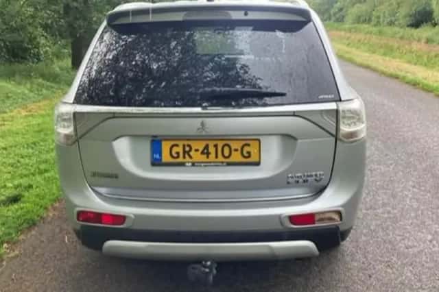 Mitsubishi Outlander (2015) thumbnail 3