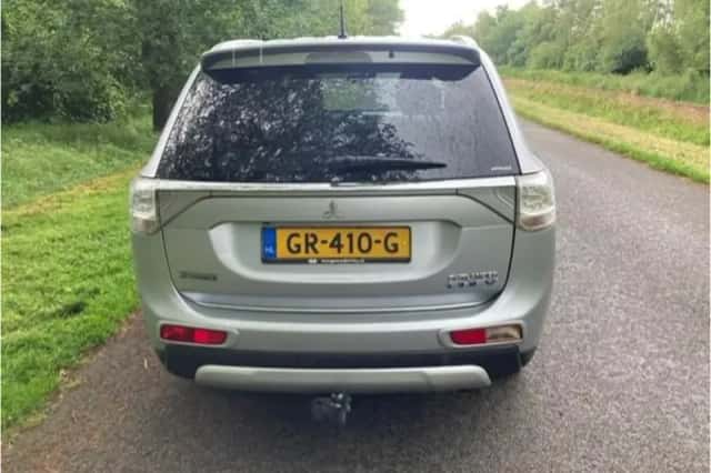 Mitsubishi Outlander (2015) thumbnail 3