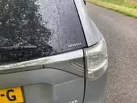 Mitsubishi Outlander (2015) thumbnail 21