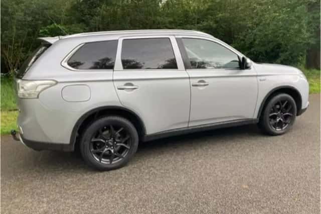 Mitsubishi Outlander (2015) thumbnail 4