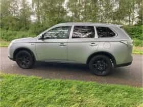 Mitsubishi Outlander (2015) thumbnail 8
