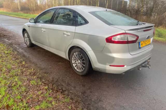 Ford Mondeo (2011) thumbnail 4