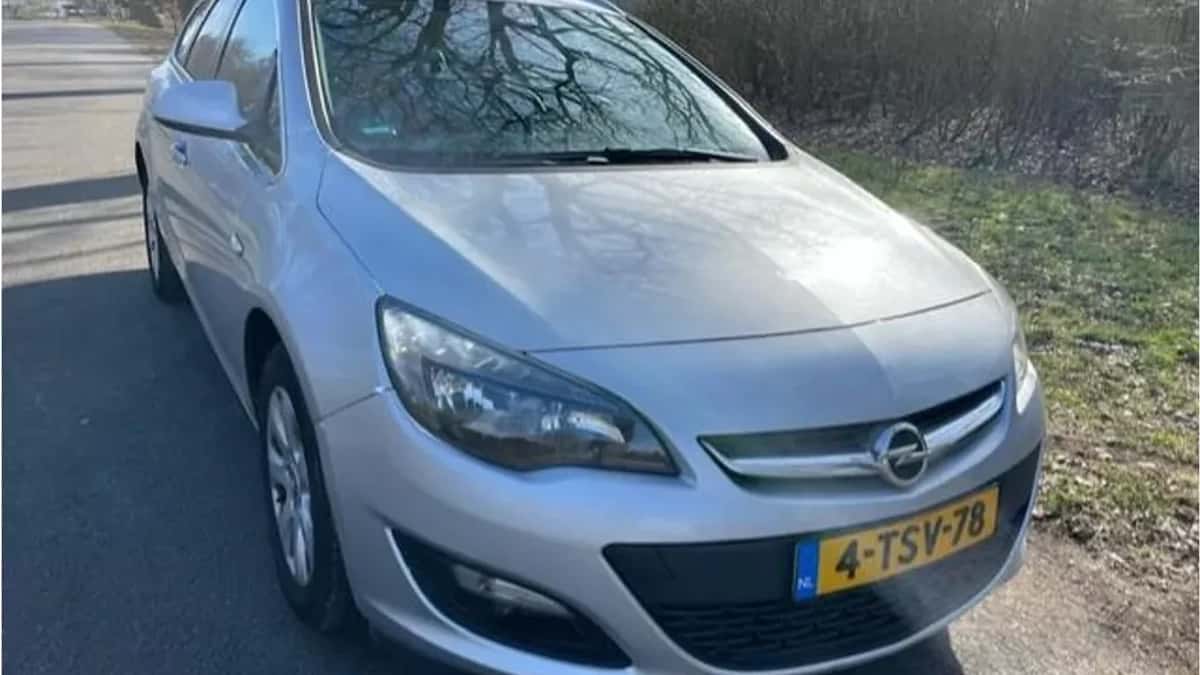 Opel Astra Sports Tourer (2014) — foto 1