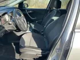 Opel Astra Sports Tourer (2014) thumbnail 16
