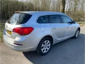 Opel Astra Sports Tourer (2014) thumbnail 3