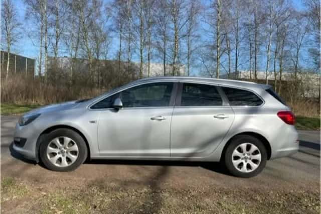 Opel Astra Sports Tourer (2014) thumbnail 4