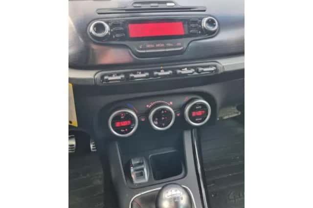 Alfa Romeo Giulietta (2013) thumbnail 2