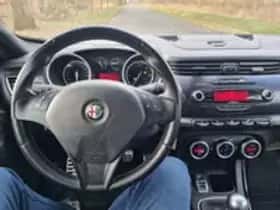Alfa Romeo Giulietta (2013) thumbnail 19