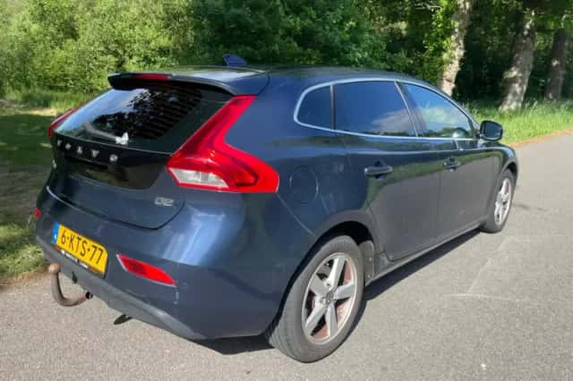 Volvo V40 (2013) thumbnail 3