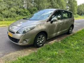 Renault Grand Scénic (2011) thumbnail 1