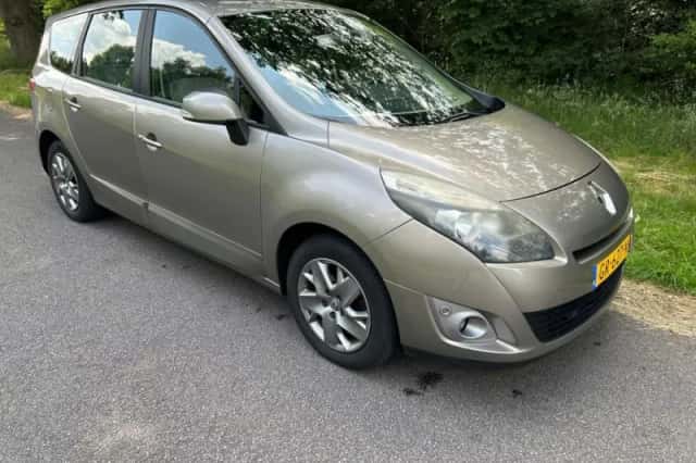 Renault Grand Scénic (2011) thumbnail 2