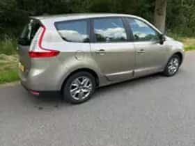 Renault Grand Scénic (2011) thumbnail 15