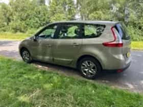 Renault Grand Scénic (2011) thumbnail 16