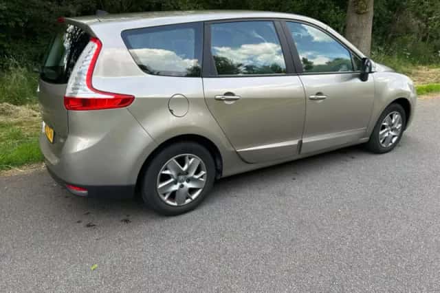 Renault Grand Scénic (2011) thumbnail 4