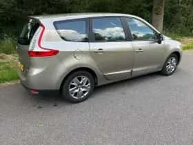 Renault Grand Scénic (2011) thumbnail 4