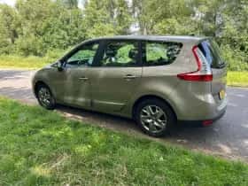 Renault Grand Scénic (2011) thumbnail 5