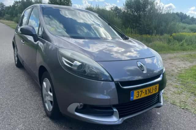Renault Scénic (2012) thumbnail 1
