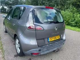 Renault Scénic (2012) thumbnail 11