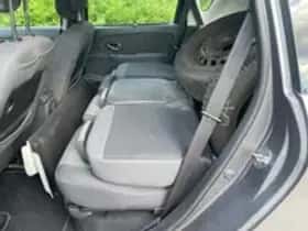 Renault Scénic (2012) thumbnail 16