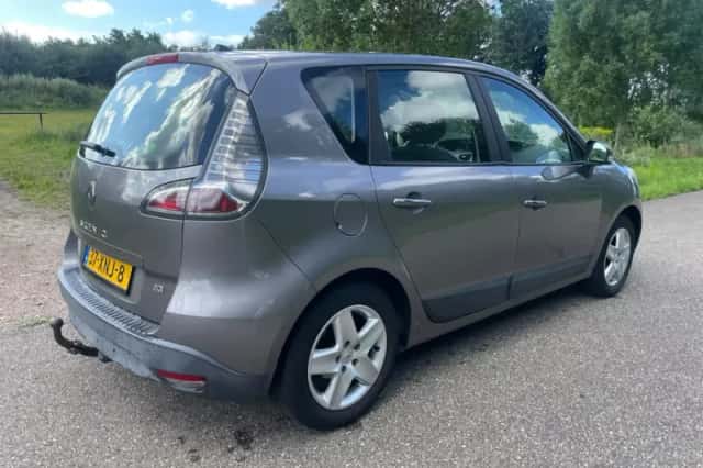 Renault Scénic (2012) thumbnail 3