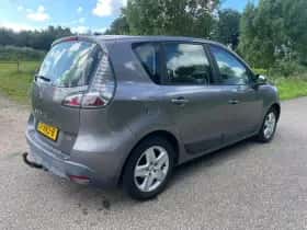 Renault Scénic (2012) thumbnail 3