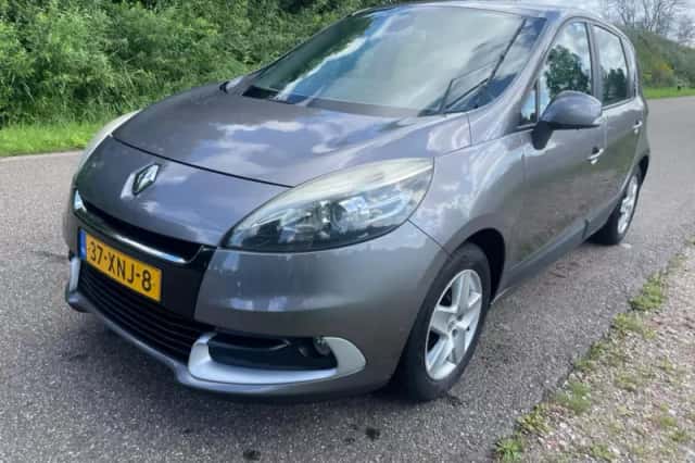 Renault Scénic (2012) thumbnail 4