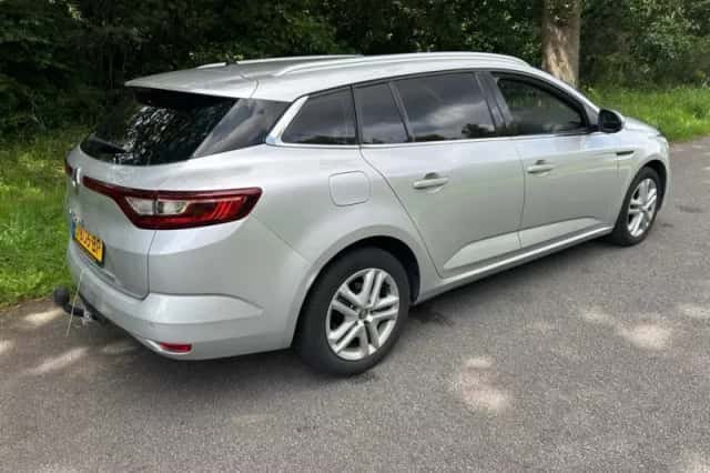 Renault Mégane (2016) thumbnail 2