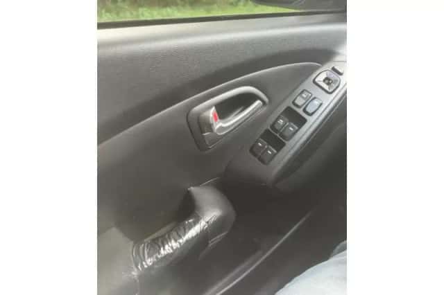 Hyundai ix35 (2011) thumbnail 3