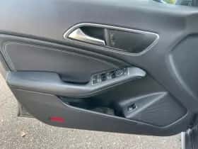 Mercedes-Benz CLA-Klasse (2015) thumbnail 12