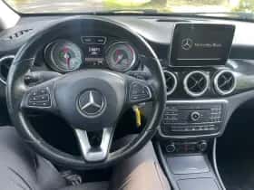 Mercedes-Benz CLA-Klasse (2015) thumbnail 9