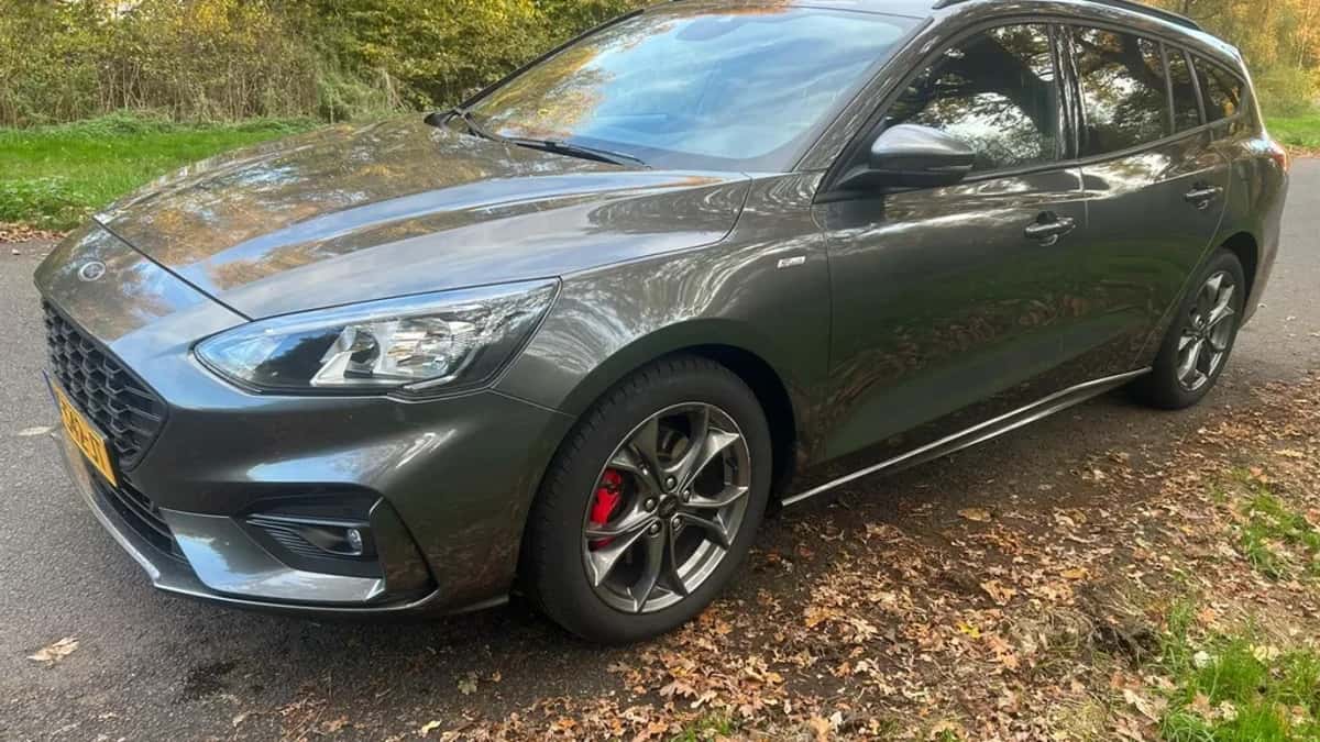 Ford Focus (2021) — foto 1