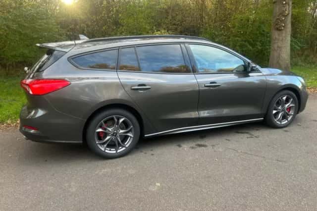Ford Focus (2021) thumbnail 2
