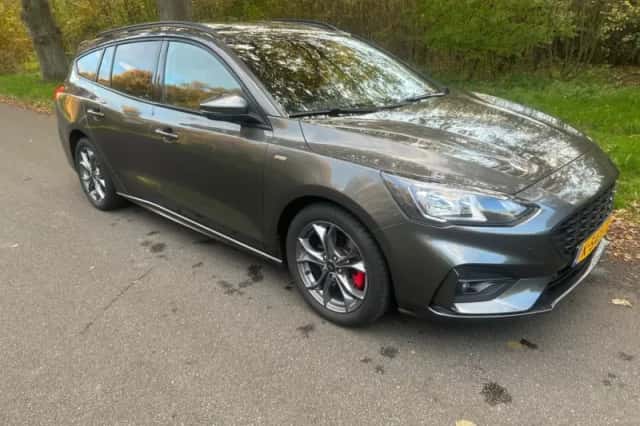 Ford Focus (2021) thumbnail 4