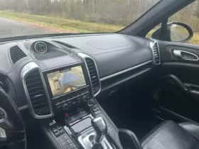 Porsche Cayenne (2013) thumbnail 13
