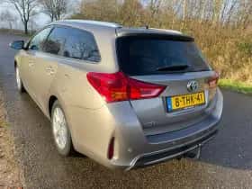 Toyota Auris (2014) thumbnail 11