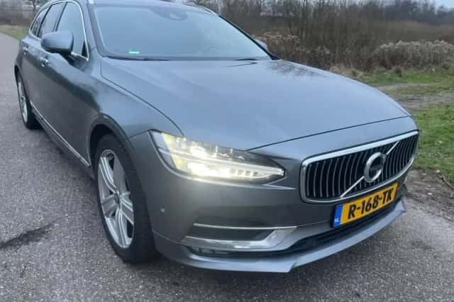 Volvo V90 (2019) thumbnail 1