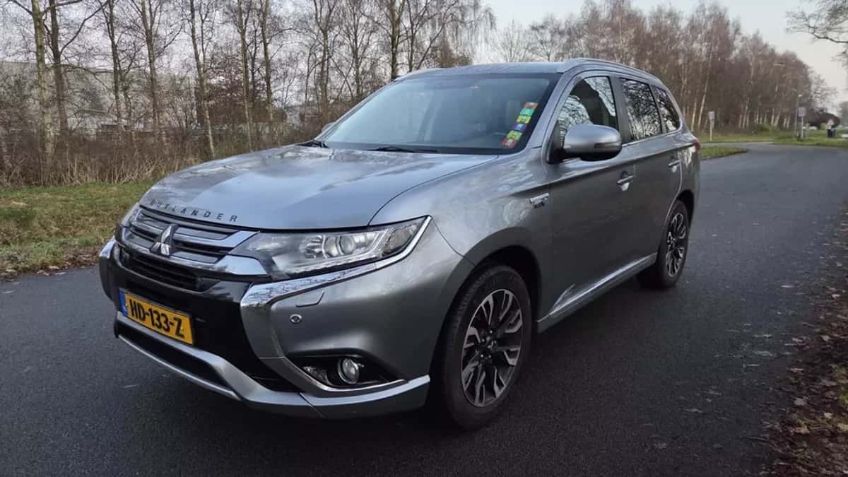 Mitsubishi Outlander (2015) — foto 1